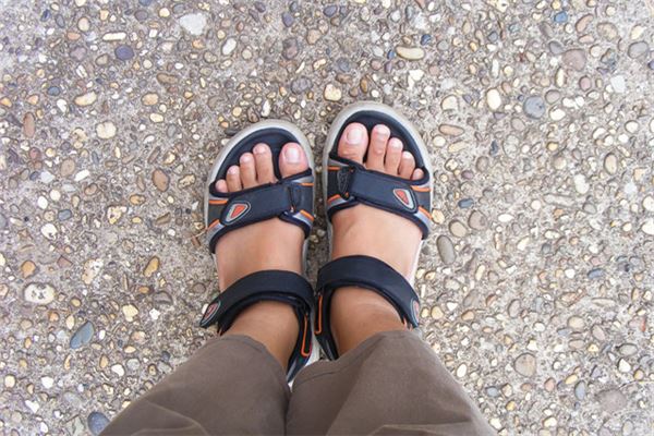 梦见脚肿是什么意思