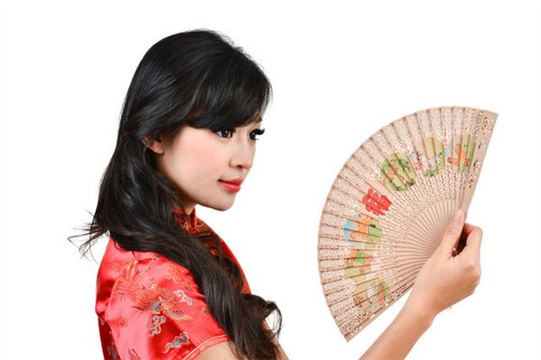 鼻子大小看你的财运