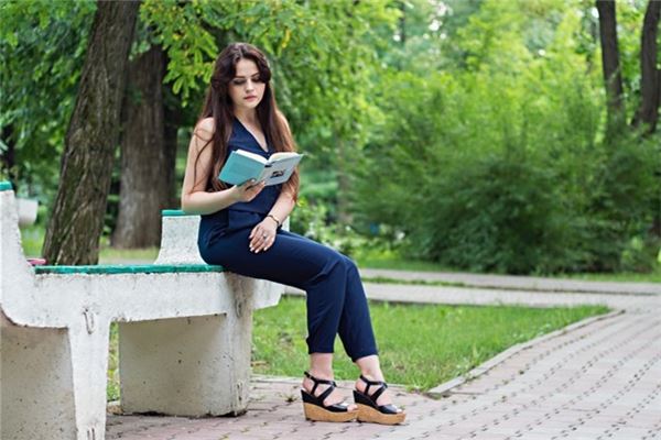 面相解析女人上相 面如满月