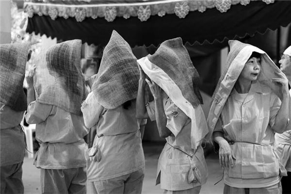 梦见丧服是什么意思