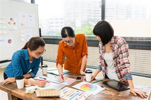 生肖兔老板会给谁加薪 生肖兔老板会给谁加薪《属兔的老板》 生肖运势