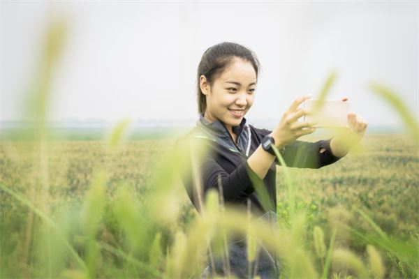 属蛇的女人怎么追 属蛇的女人怎么追《属蛇的女人怎么追男人》 生肖运势