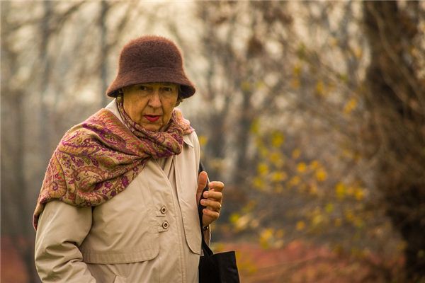 梦见在世的母亲死了 梦见在世的母亲死了《梦见在世的母亲死了装在棺材里面》 周公解梦