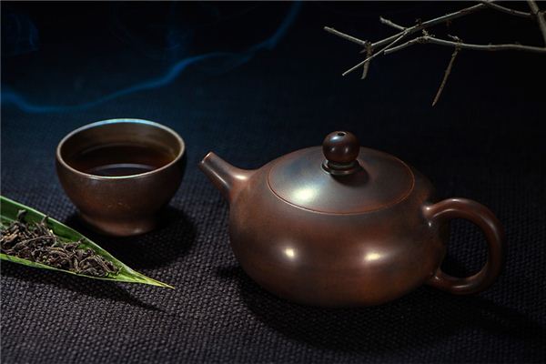 梦见茶壶 倒茶 梦见茶壶 倒茶《梦见茶壶倒茶水》 周公解梦