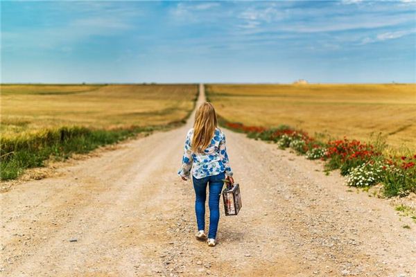 右肩胛骨下端有痣