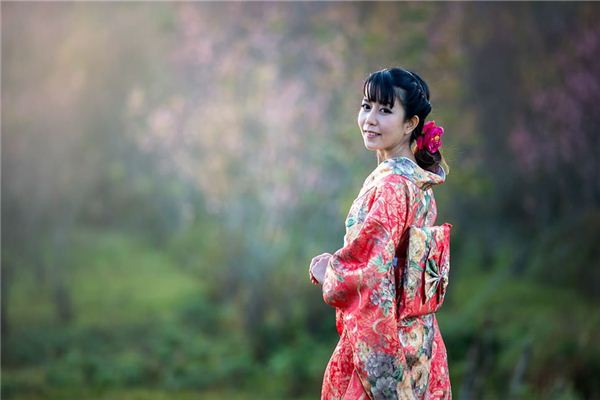 女性眼尾变色是怎么回事？