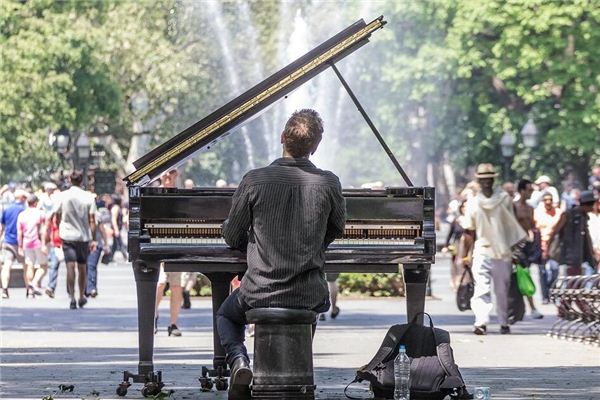 梦见听钢琴音乐 梦见听钢琴音乐《梦见听钢琴音乐会》 周公解梦