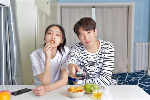 带英文的情侣网名一对,梦随着你飞