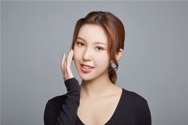 痣的位置与命运图:14、眉毛痣相看“大灾大难”