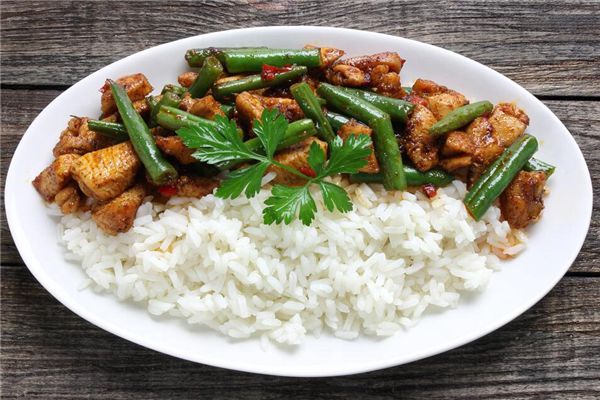 梦见吃白米饭