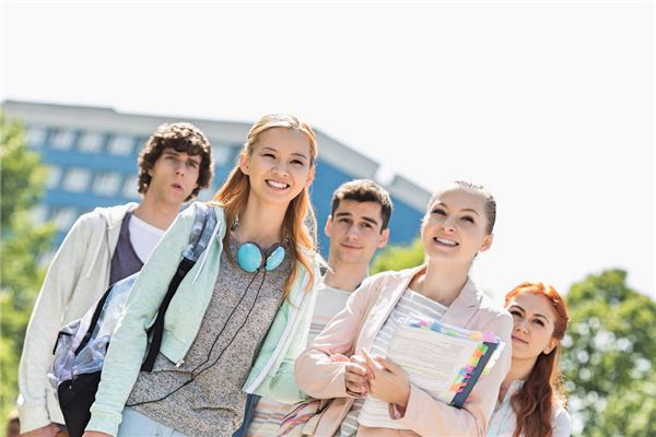 梦见学生穿新衣服
