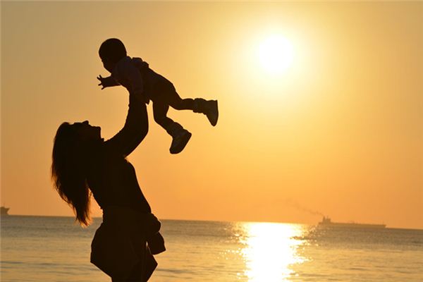 梦见抱着小孩 梦见抱着小孩