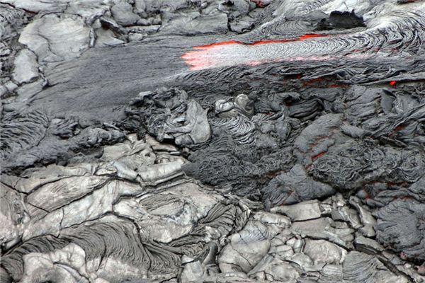 梦见泥石流是什么意思 梦见泥石流《梦见泥石流山体滑坡是什么预兆》 周公解梦