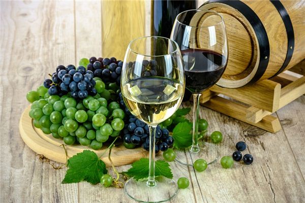 梦见酒是什么意思 梦见酒《梦见酒是什么意思》 周公解梦