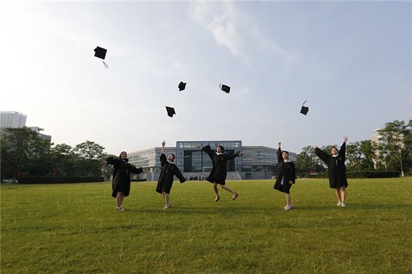 梦见老同学是什么意思 梦见老同学《梦见老同学什么预兆》 周公解梦