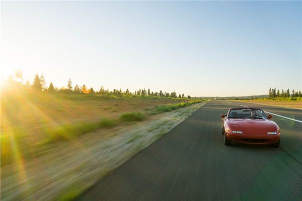 梦见小汽车是什么意思 梦见小汽车《梦见小汽车被偷走了》 周公解梦