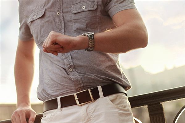 梦见赶时间是什么意思 梦见赶时间是什么意思