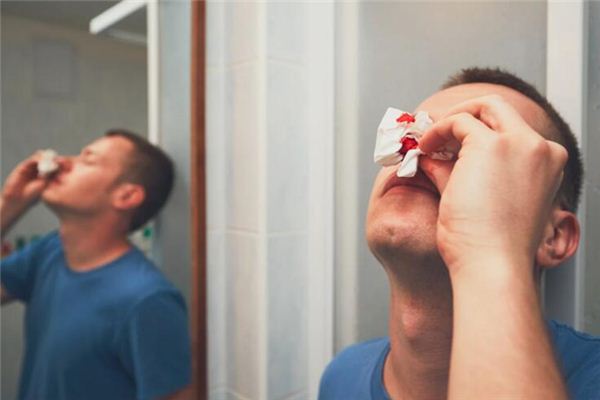 梦见自己流鼻血是什么预兆 梦见自己流鼻血是什么预兆