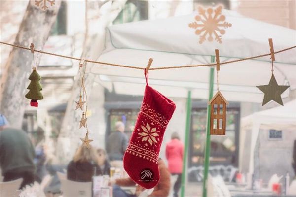 梦见买袜子是什么意思 梦见买袜子是什么意思