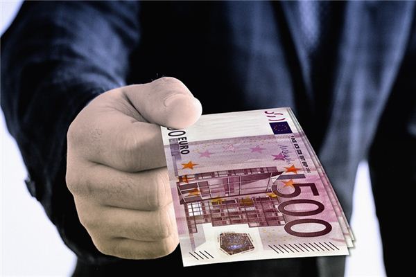 梦见给人钱是什么意思 梦见给人钱是什么意思