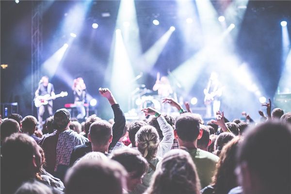 梦见看演出是什么预兆 梦见看演出是什么预兆