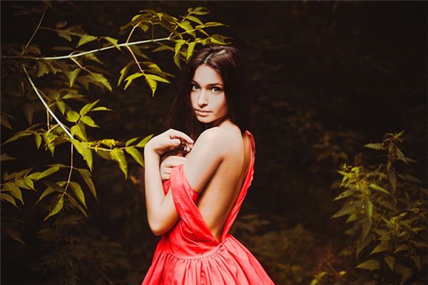 梦见脱衣服是什么预兆 梦见脱衣服是什么预兆