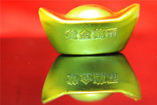 梦见银元宝是什么意思 梦见银元宝是什么意思