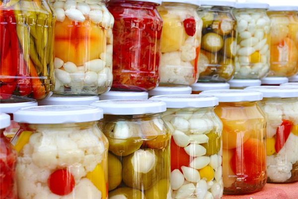 梦见吃咸菜是什么意思 梦见吃咸菜是什么意思