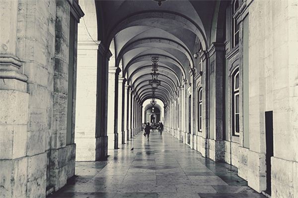 梦见地板砖是什么意思