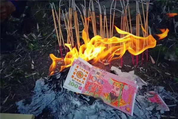 梦见买烧纸是什么意思 梦见买烧纸是什么意思