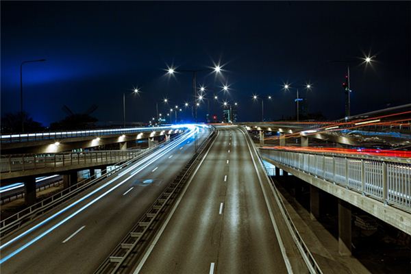 梦见高速公路是什么意思 梦见高速公路《梦见高速公路上出车祸》 周公解梦