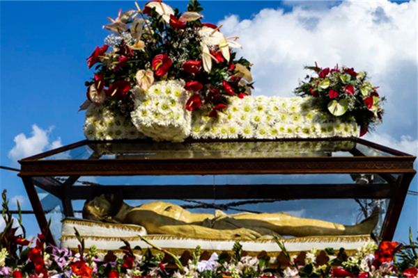 梦见水晶棺材是什么意思 梦见水晶棺材是什么意思