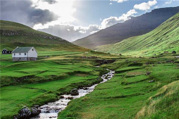 梦见小河流水是什么意思 梦见小河流水是什么意思