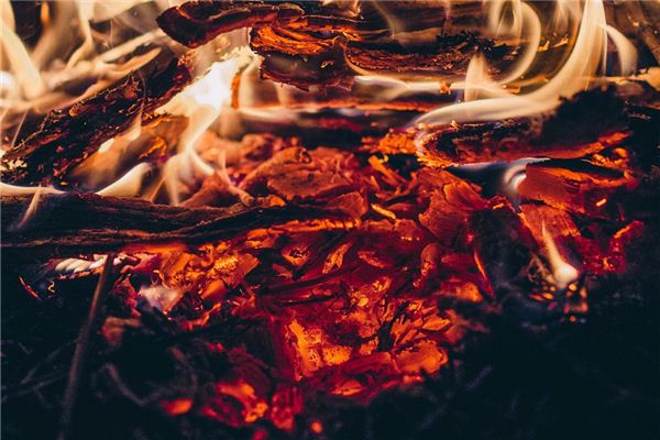 梦见火场救人是什么意思 梦见火场救人是什么意思