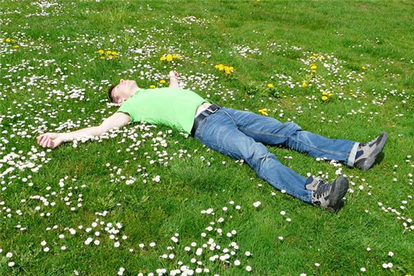 梦见已故友人是什么意思 梦见已故友人是什么意思