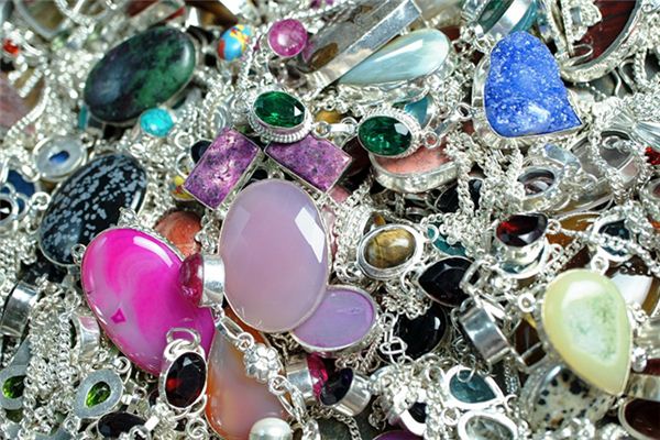 梦见首饰被偷是什么意思 梦见首饰被偷是什么意思