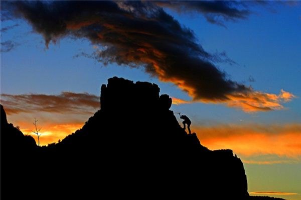 梦见爬上高处是什么意思 梦见爬上高处是什么意思