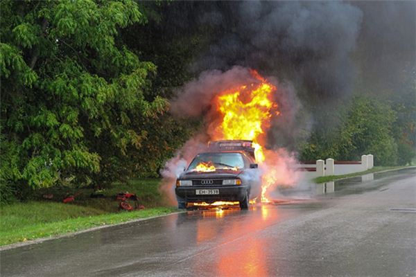 梦见车祸死人是什么意思 梦见车祸死人是什么意思