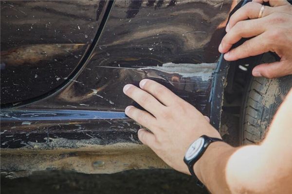 梦见开车刮擦是什么意思 梦见开车刮擦是什么意思