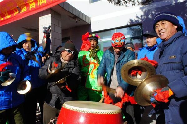 梦见敲锣打鼓是什么意思 梦见敲锣打鼓是什么意思