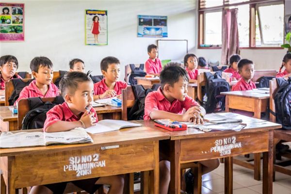 梦见同班同学是什么意思 梦见同班同学是什么意思