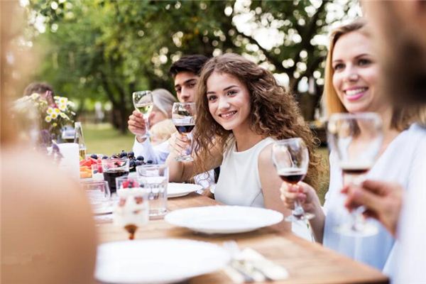 梦见去舅舅家是什么意思 梦见去舅舅家是什么意思