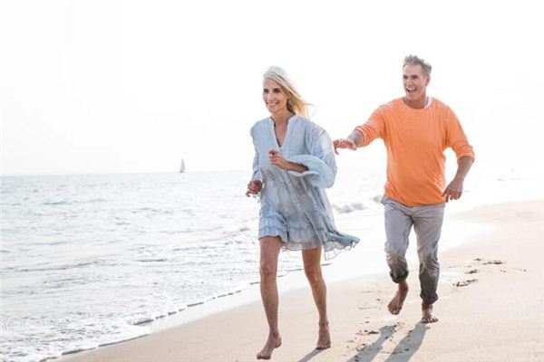 梦见被人追逃是什么意思 梦见被人追逃是什么意思