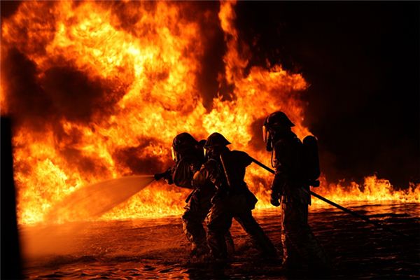 梦见火烧房子是什么意思 梦见火烧房子是什么意思