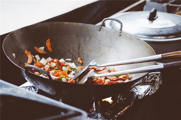 梦见锅烧漏了是什么意思 梦见锅烧漏了是什么意思