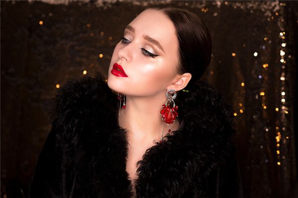 梦见耳环断了是什么意思 梦见耳环断了是什么意思