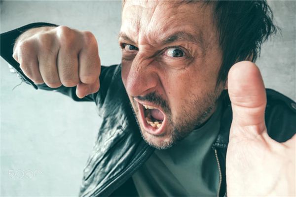 梦见傻子打我是什么意思 梦见傻子打我是什么意思