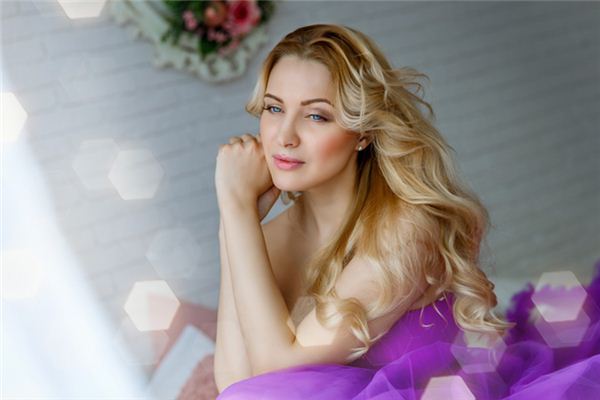 梦见美女搭讪是什么意思 梦见美女搭讪是什么意思