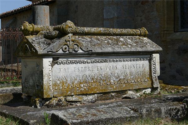 梦见死人棺材是什么意思 梦见死人棺材是什么意思