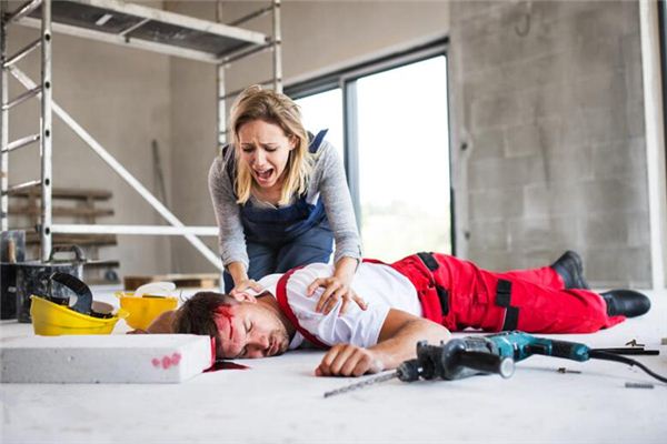 梦见老公受伤是什么意思 梦见老公受伤是什么意思